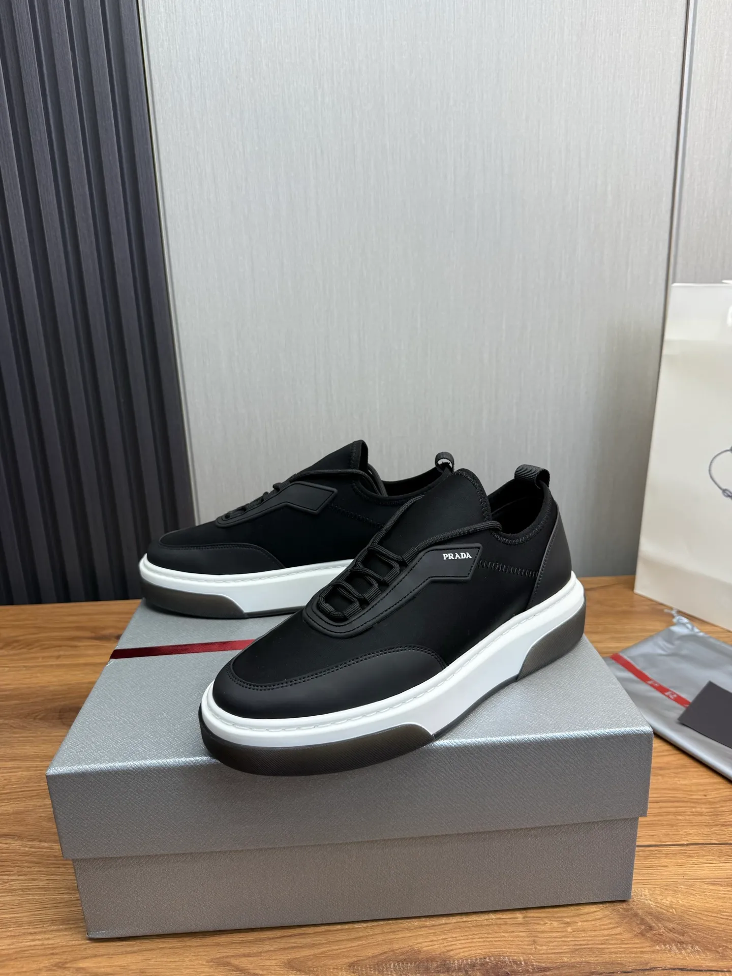 Men's shoes 💰580💰 [PRADA] Men's shoes are popular in the counter, official website is synchronized, 1 high-quality shipment ✔️Original cowhide splicing + cowhide lining, 1🆚1 replica, original sole, 38-45 (45 customized, non-refundable)